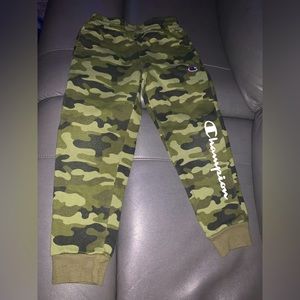 Great condition champion boys joggers. Size 7